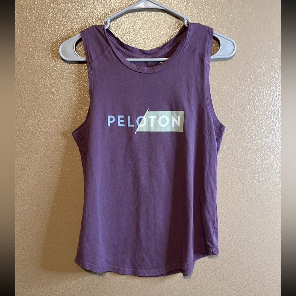Peloton shirt small
